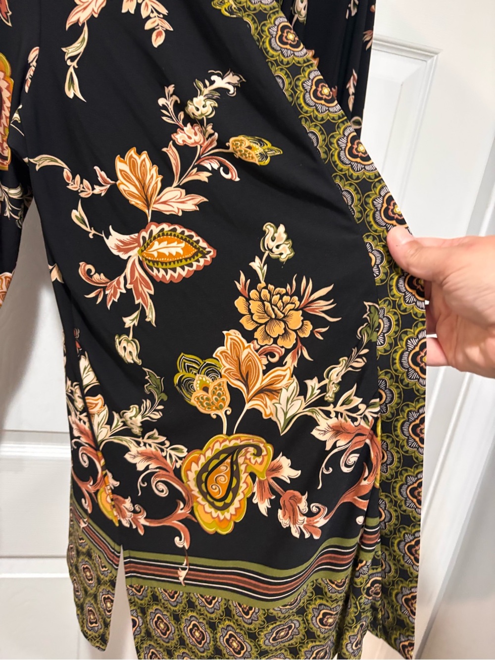 SUSAN GRAVER Liquid Knit Floral Black Open Kimono Style Cardigan - Picture 4 of 8